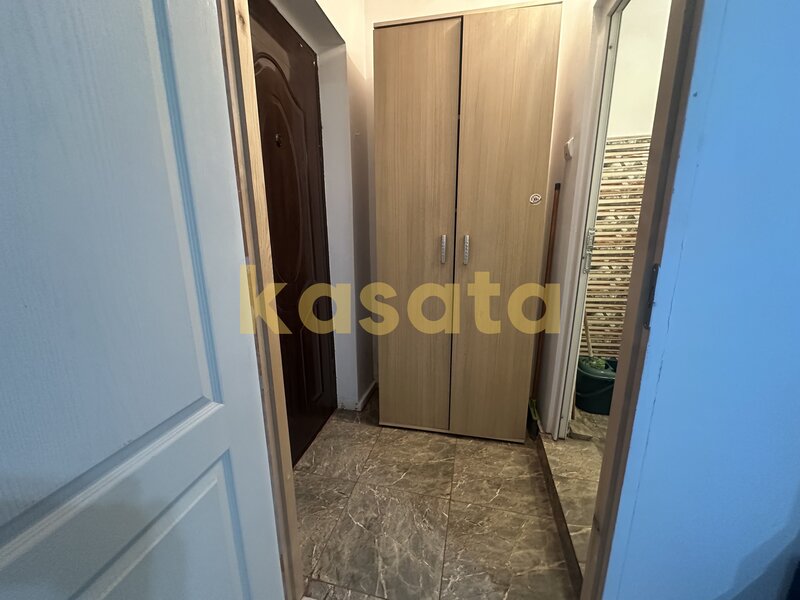 Garsoniera renovata  Etaj intermediar  Metrou 5 min