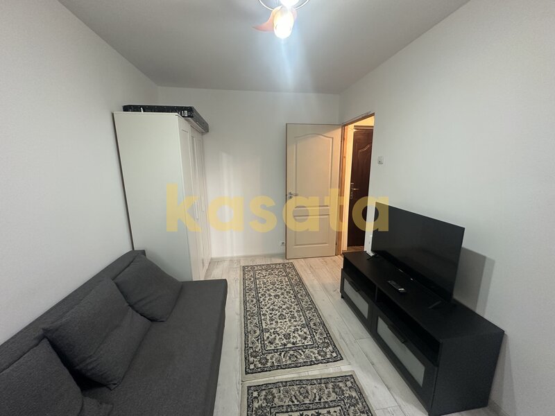 Garsoniera renovata  Etaj intermediar  Metrou 5 min